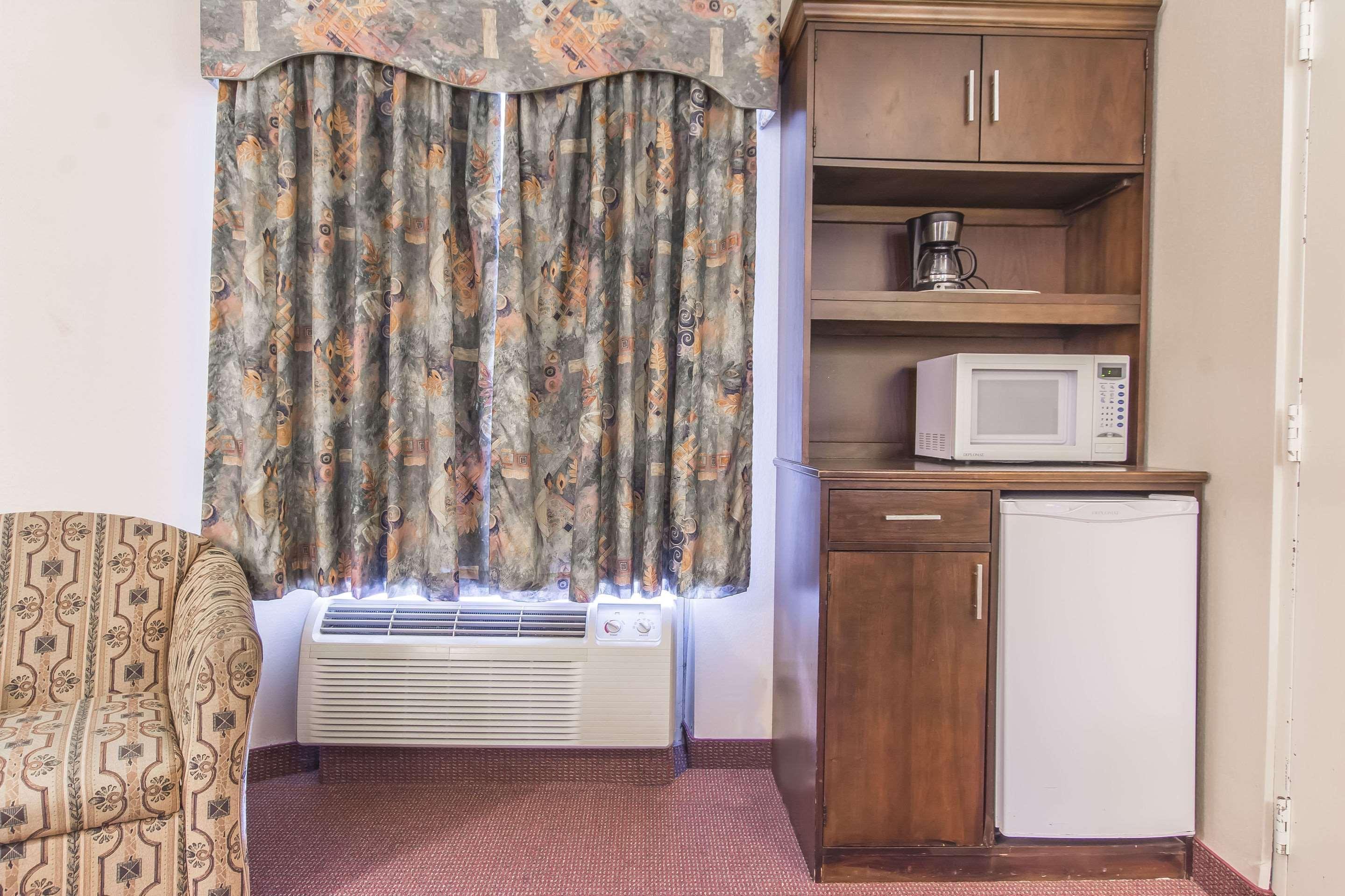 Econo Lodge Orillia Luaran gambar
