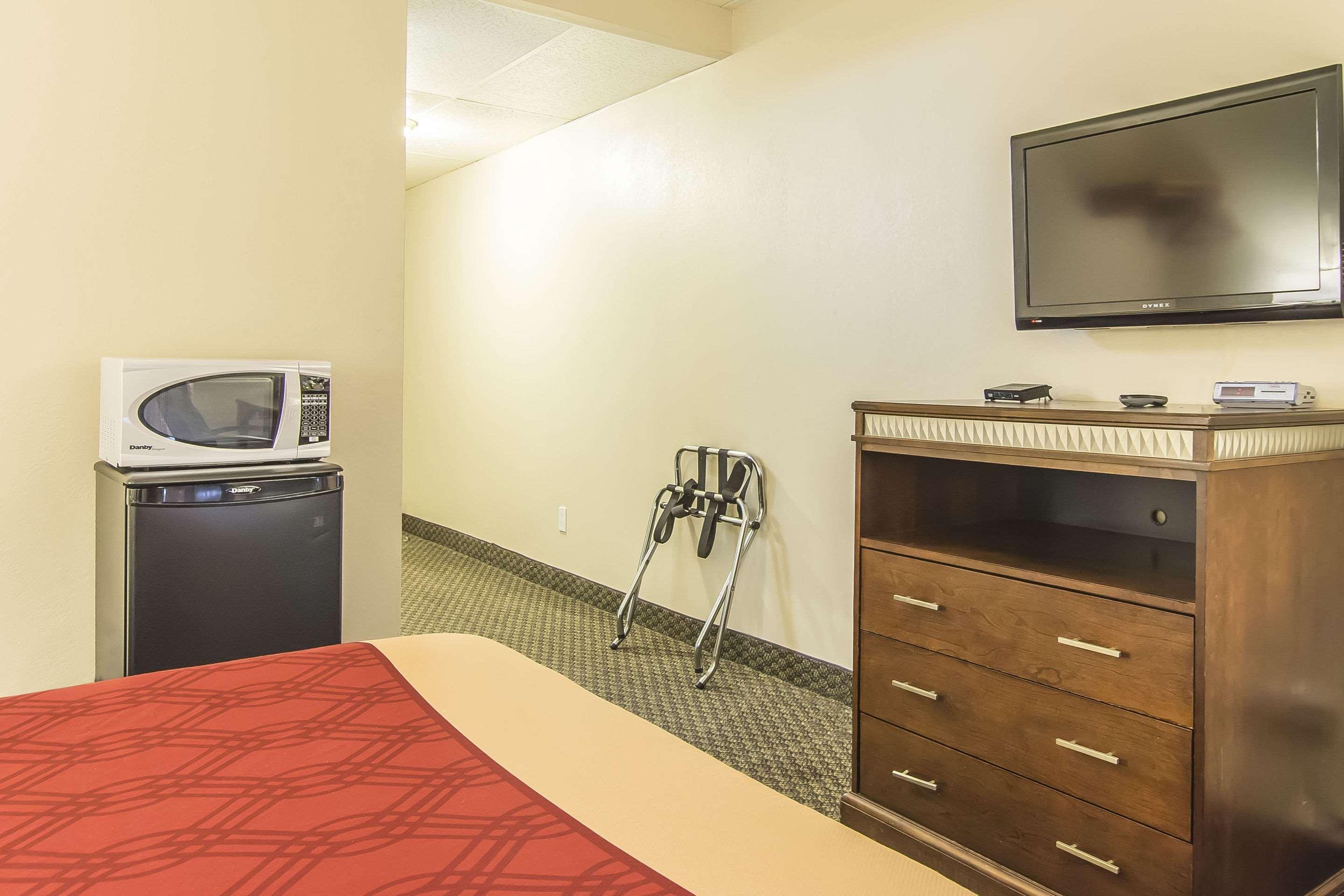 Econo Lodge Orillia Luaran gambar