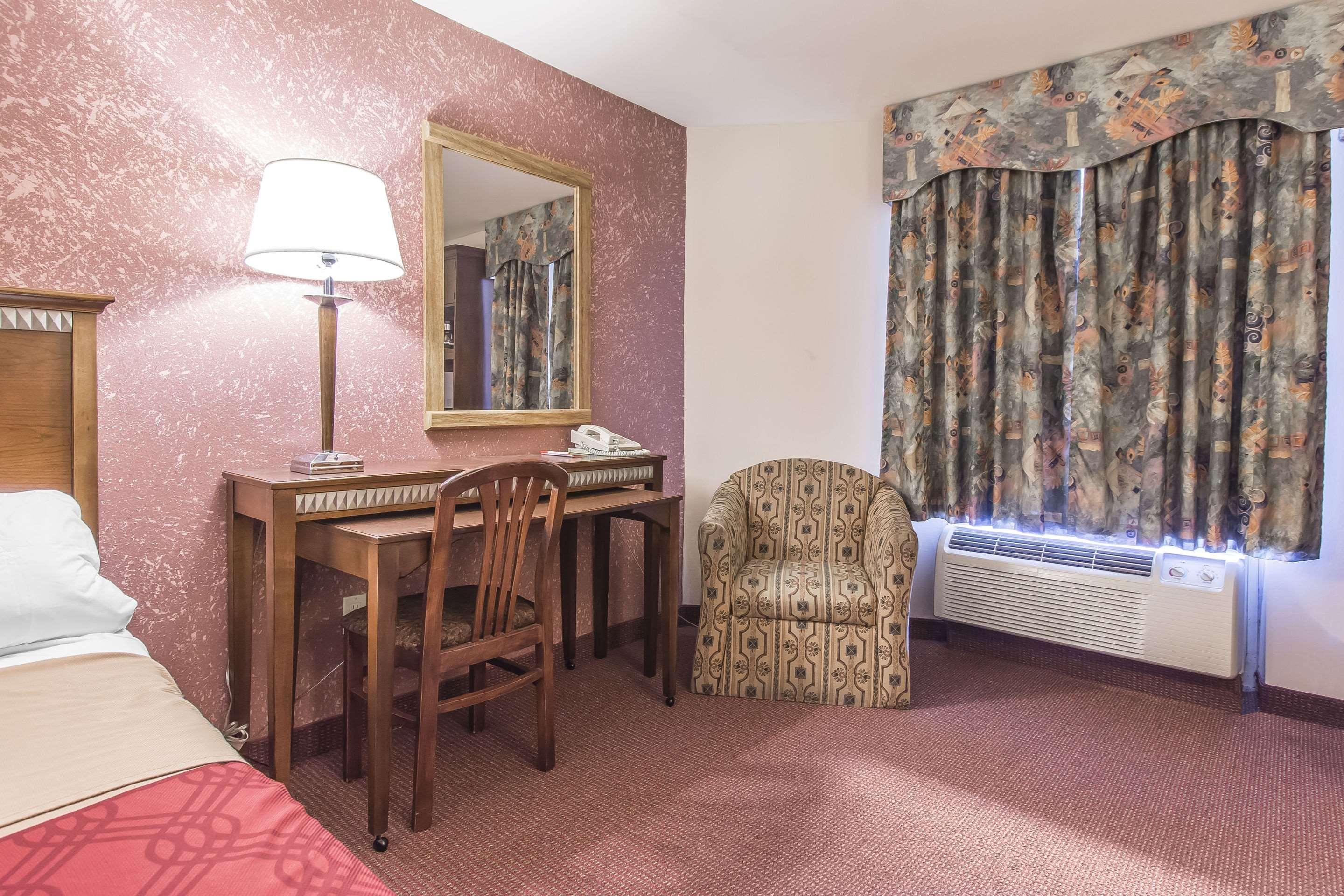Econo Lodge Orillia Luaran gambar